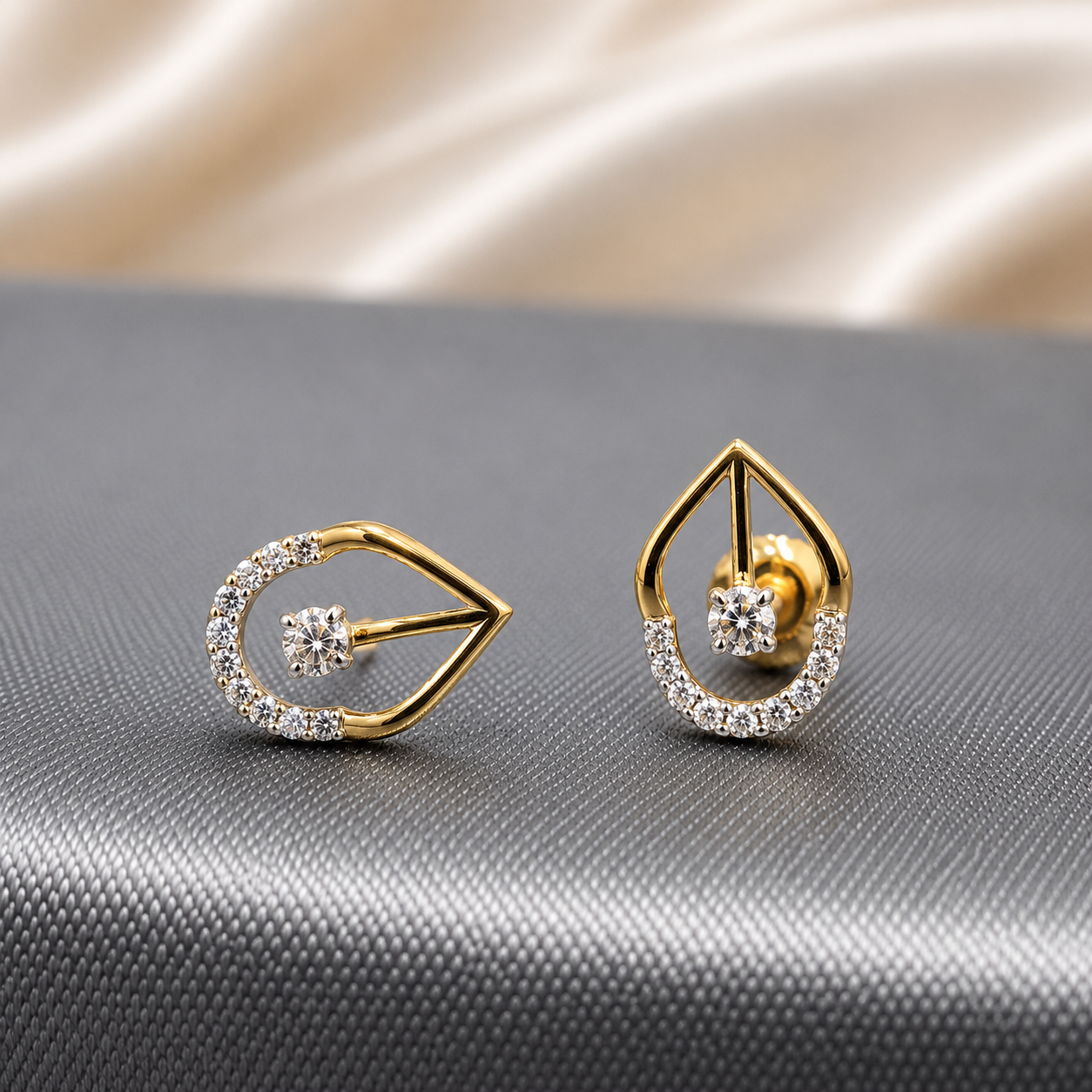 💧 Golden Teardrop Diamond Studs