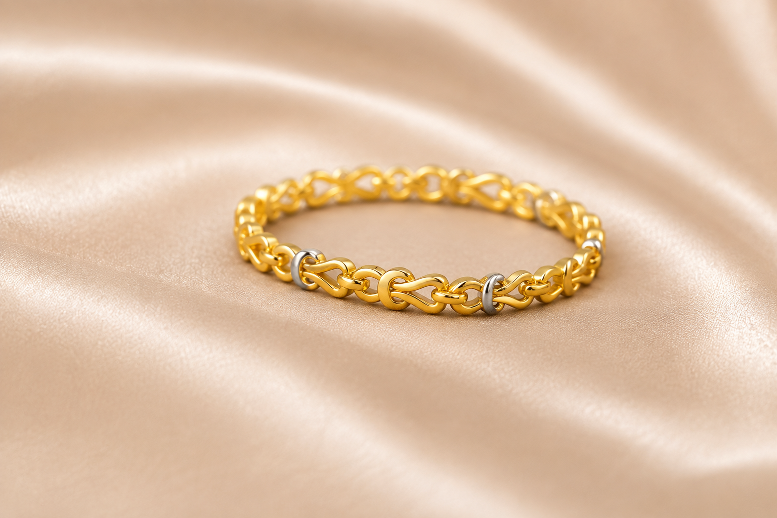 ✨ Golden Link Luxe Bracelet