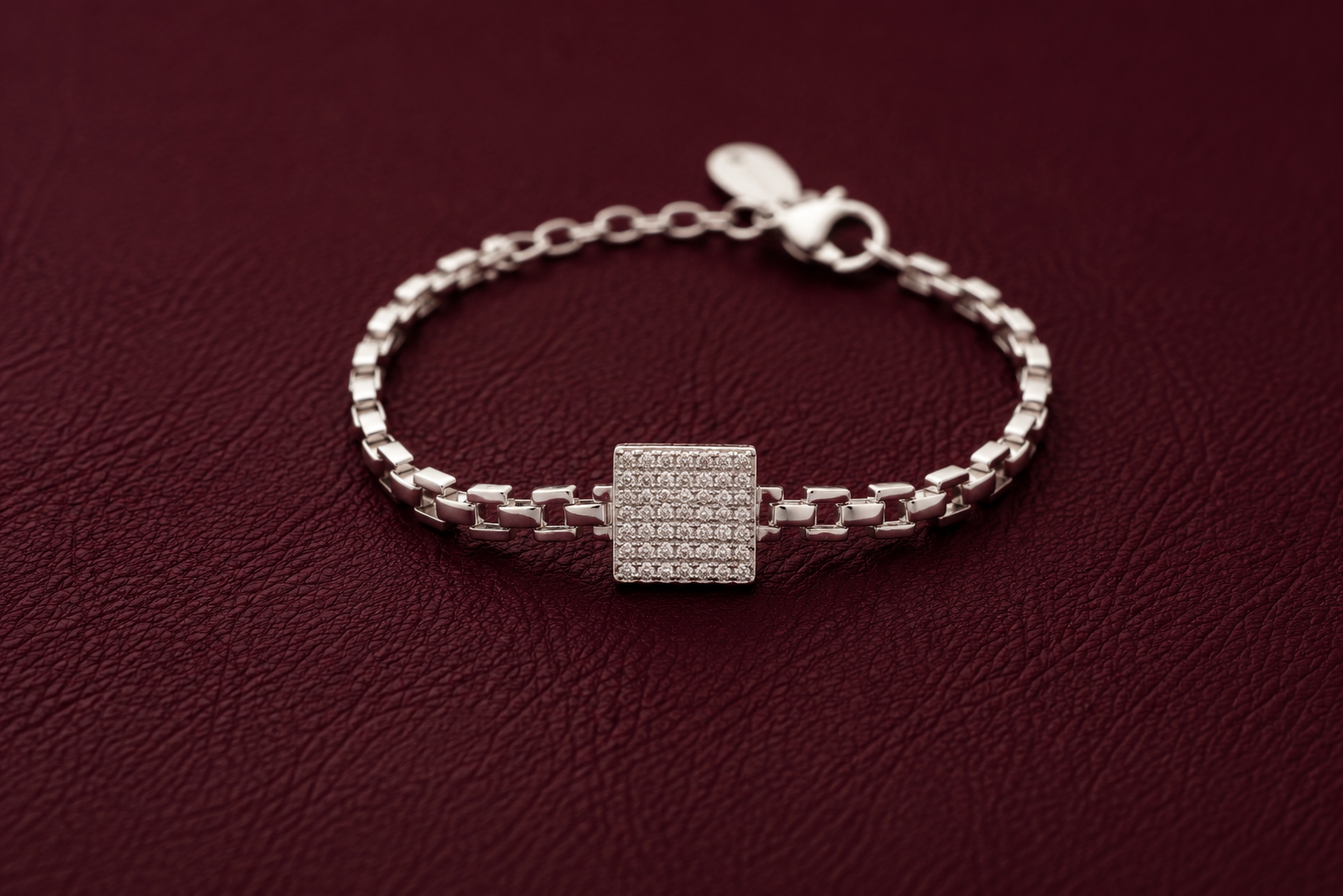 💎 Luxe Square Charm Bracelet