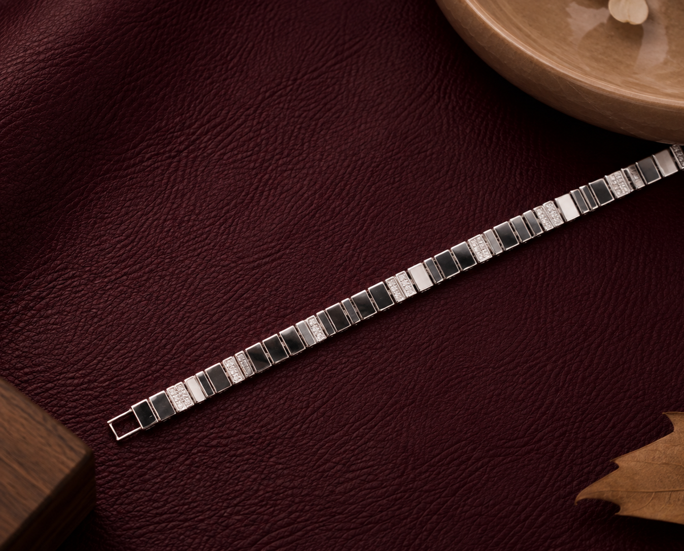 ✨ Sleek Square Link Bracelet