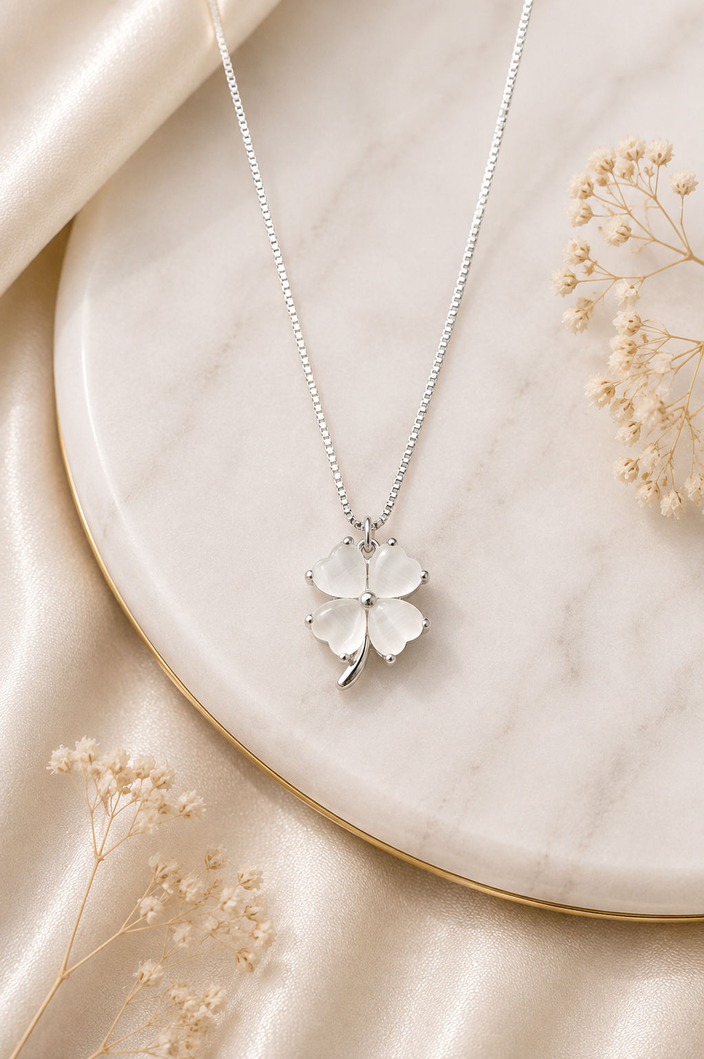 🤍 Clover Pearl Pendant chain