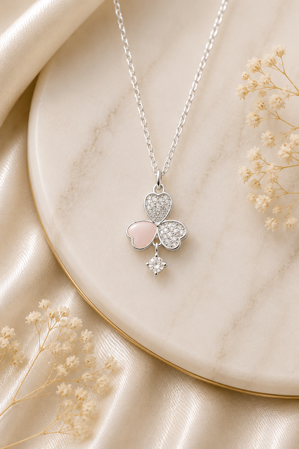 💖 Clover Heart Pendant chain