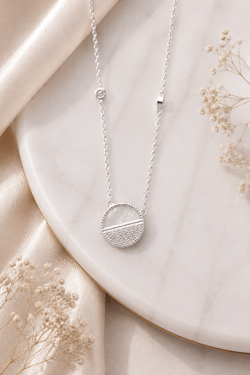 ✨ Silver Elegance chain