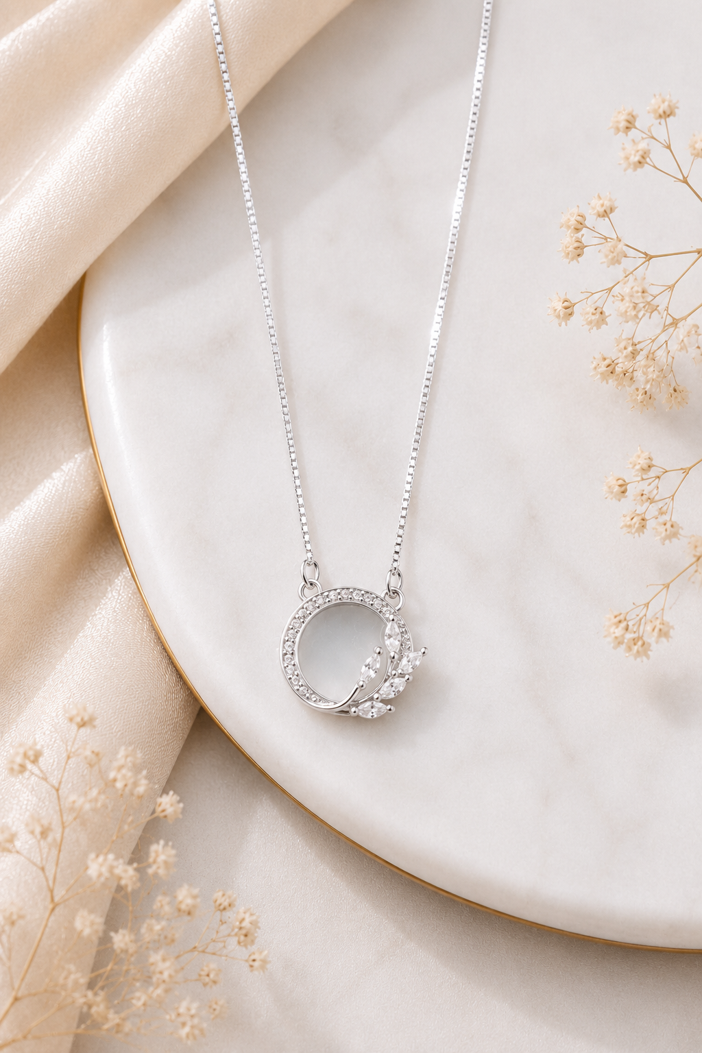 ✨ Silver Floral Circle chain