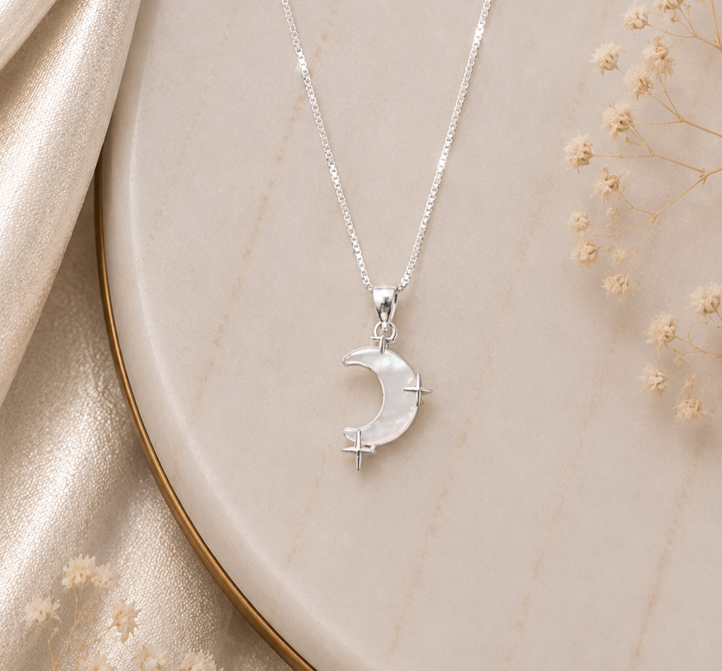 🌙 Celestial Crescent Pendant chain