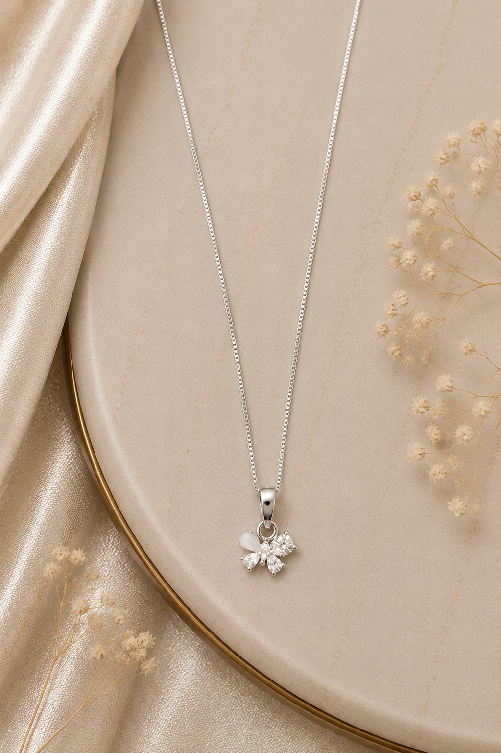 Dainty Floral Sparkle chain ✨🌸