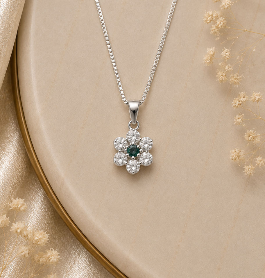 🌸 Emerald Bloom Pendant ✨chain
