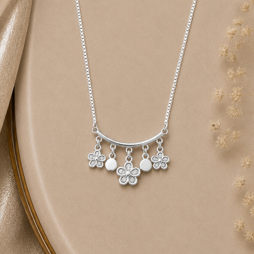 🌸 Floral Charm Silver chain