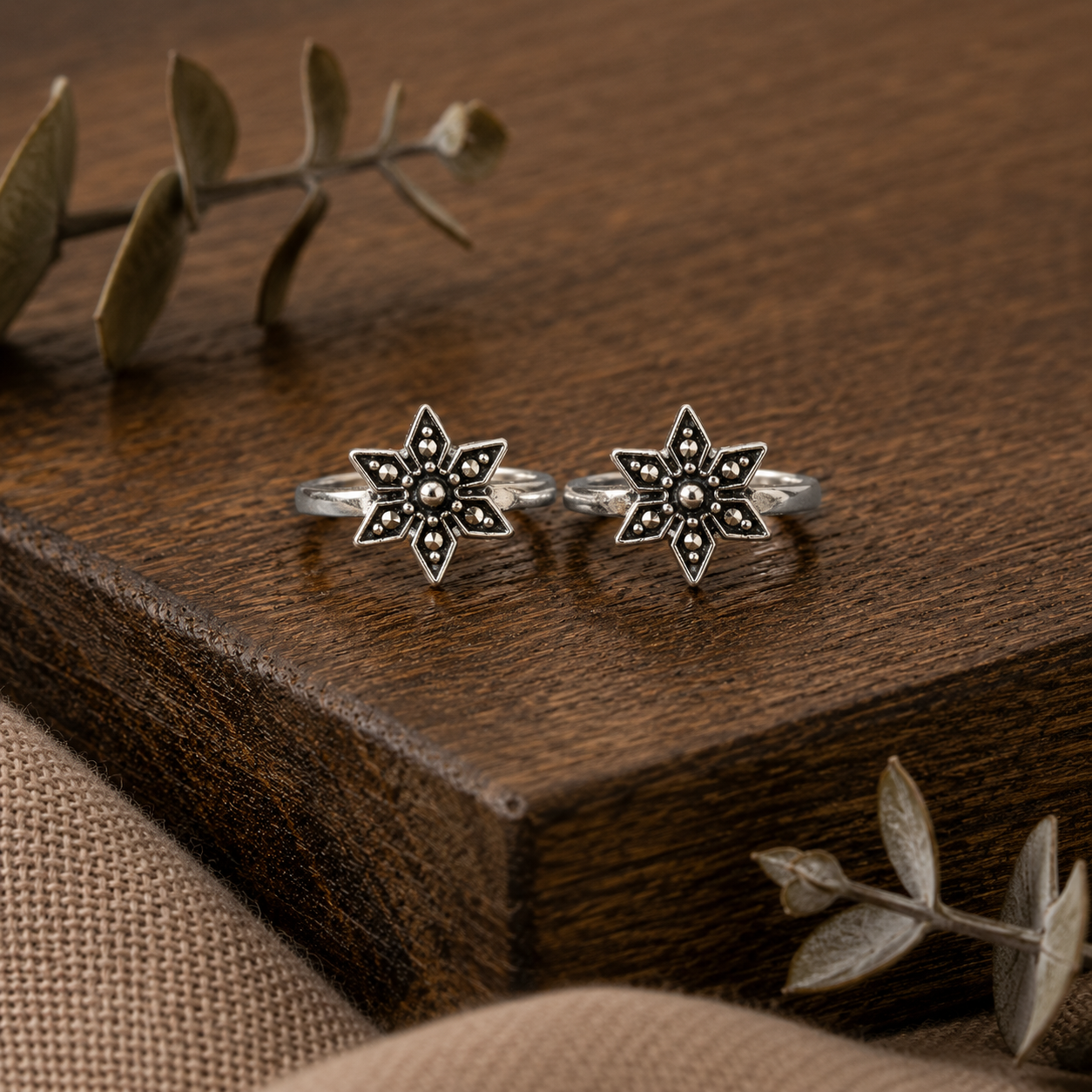 Oxidized Silver Floral Toe ring