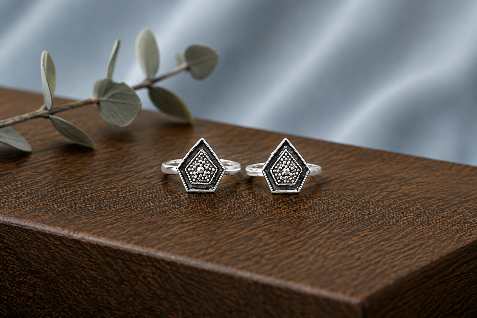 Antique Silver Pentagonal Toe ring