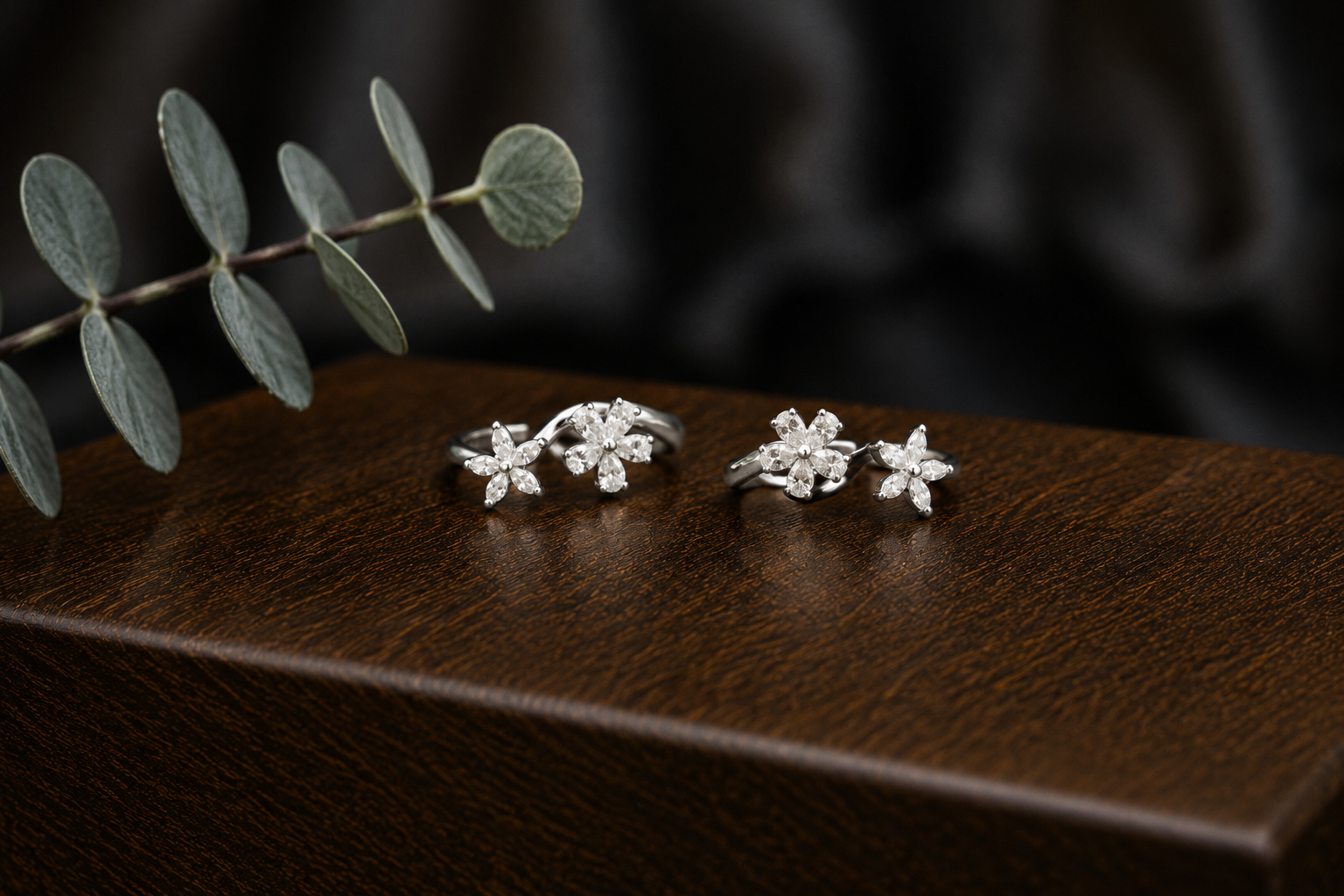 Silver Floral StoneToe ring