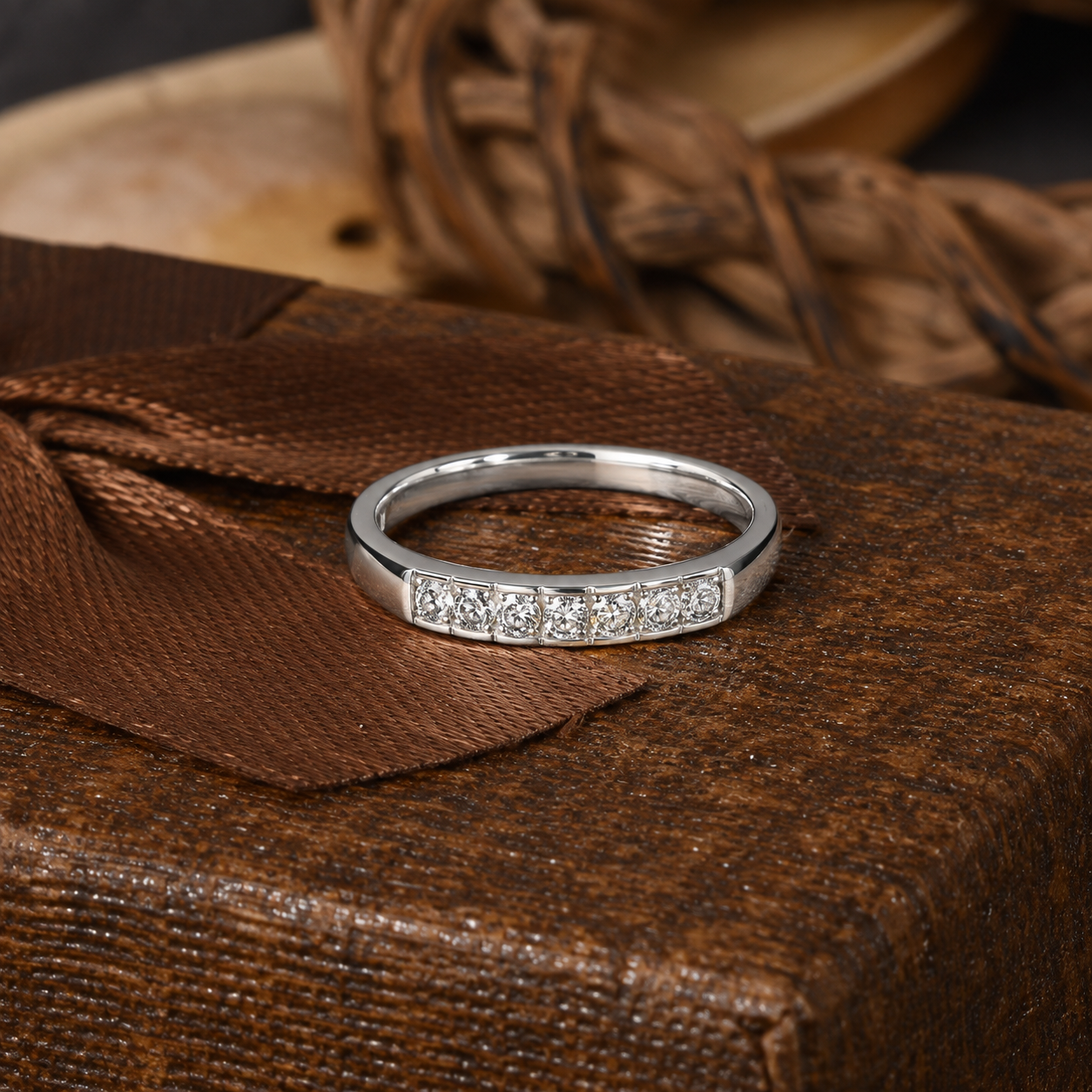Elegant Silver Crystal Band Ring 💍