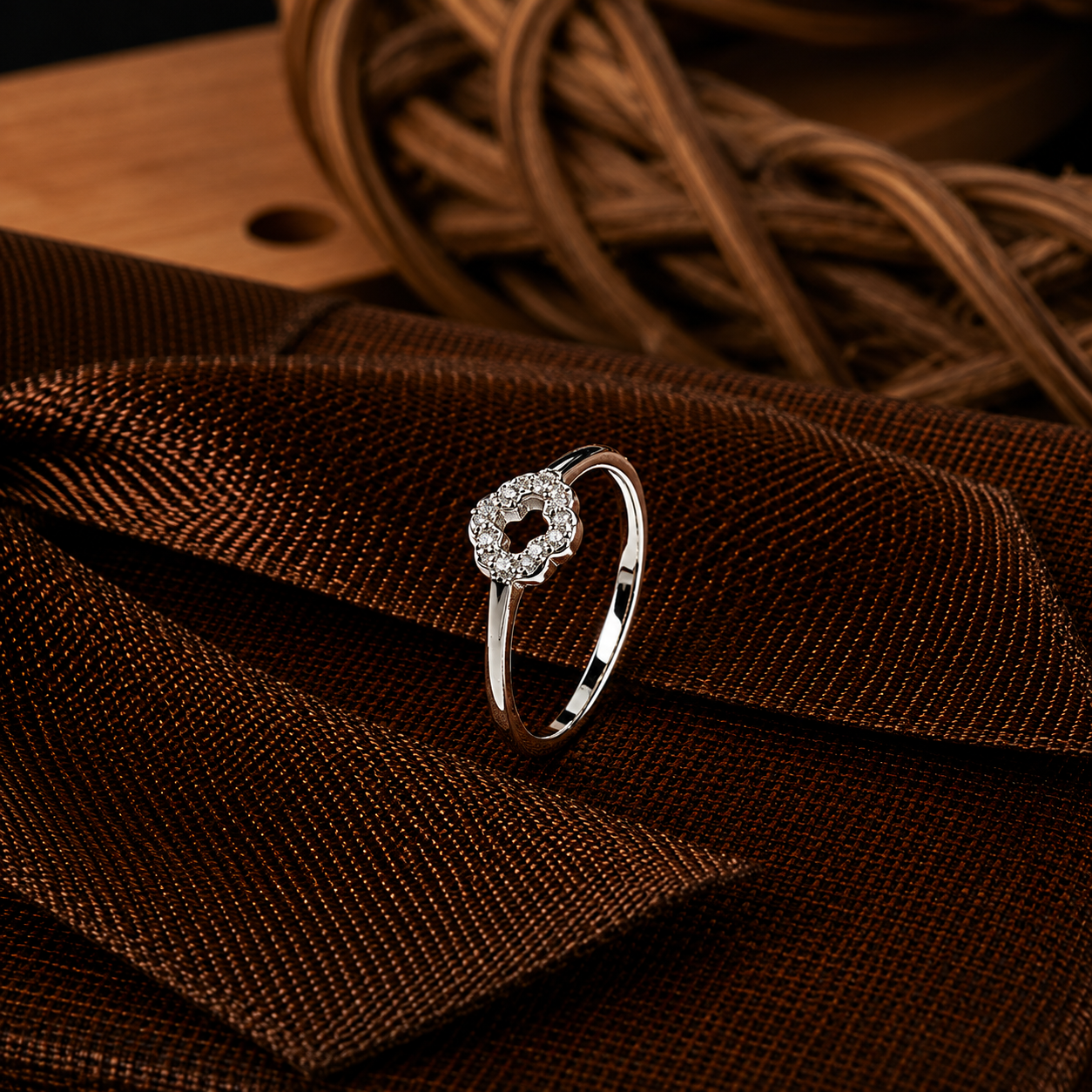 Elegant Silver Crystal Flower Ring