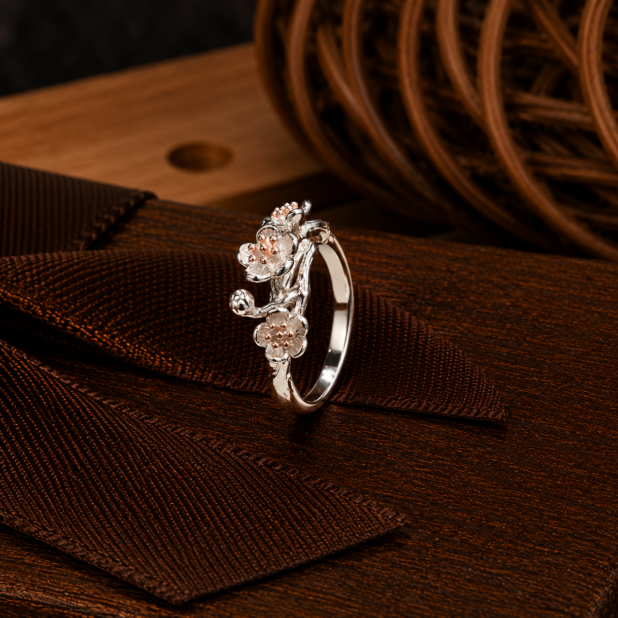 Elegant Floral Silver Ring 🌸✨