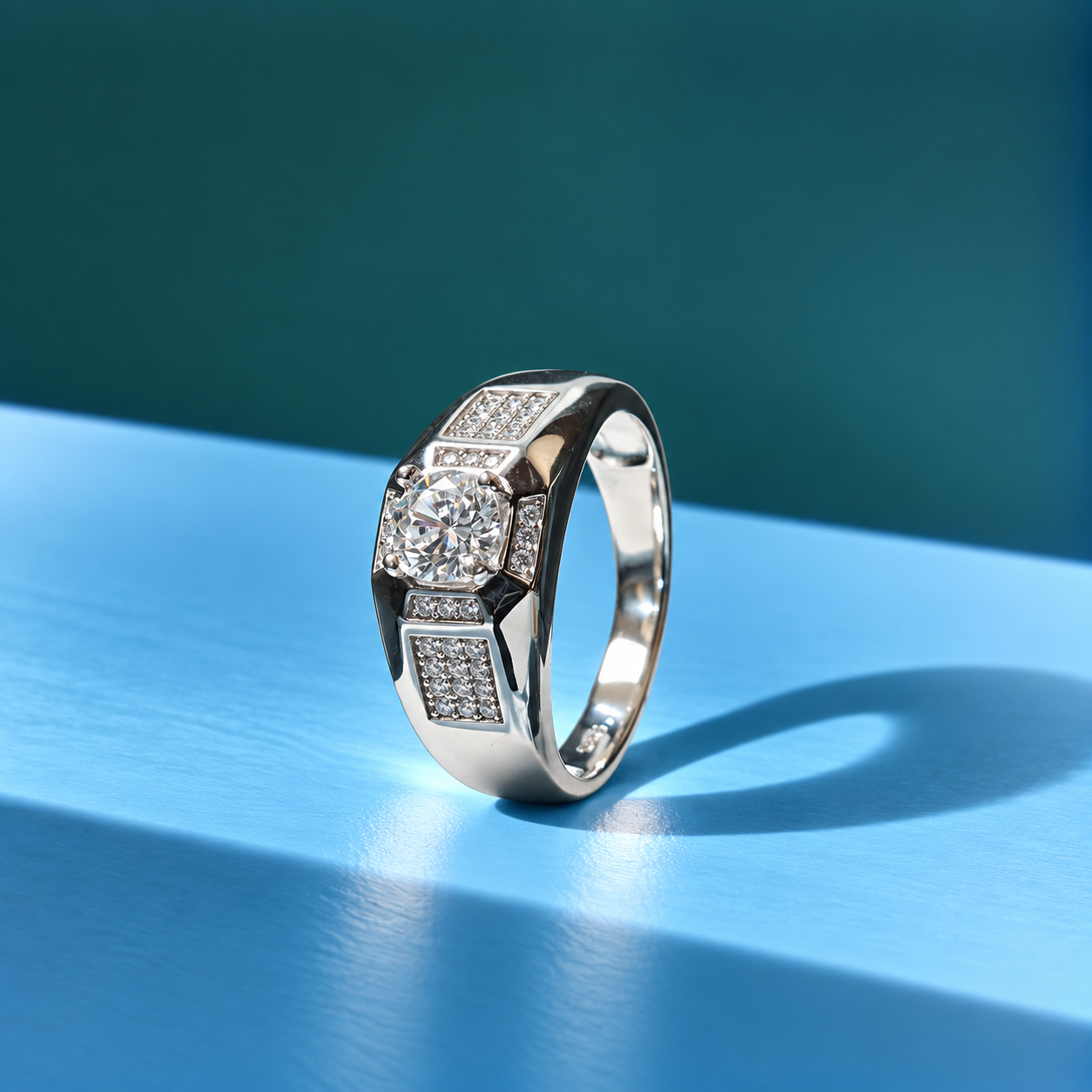 💎 Elegant Silver Crystal Statement Ring