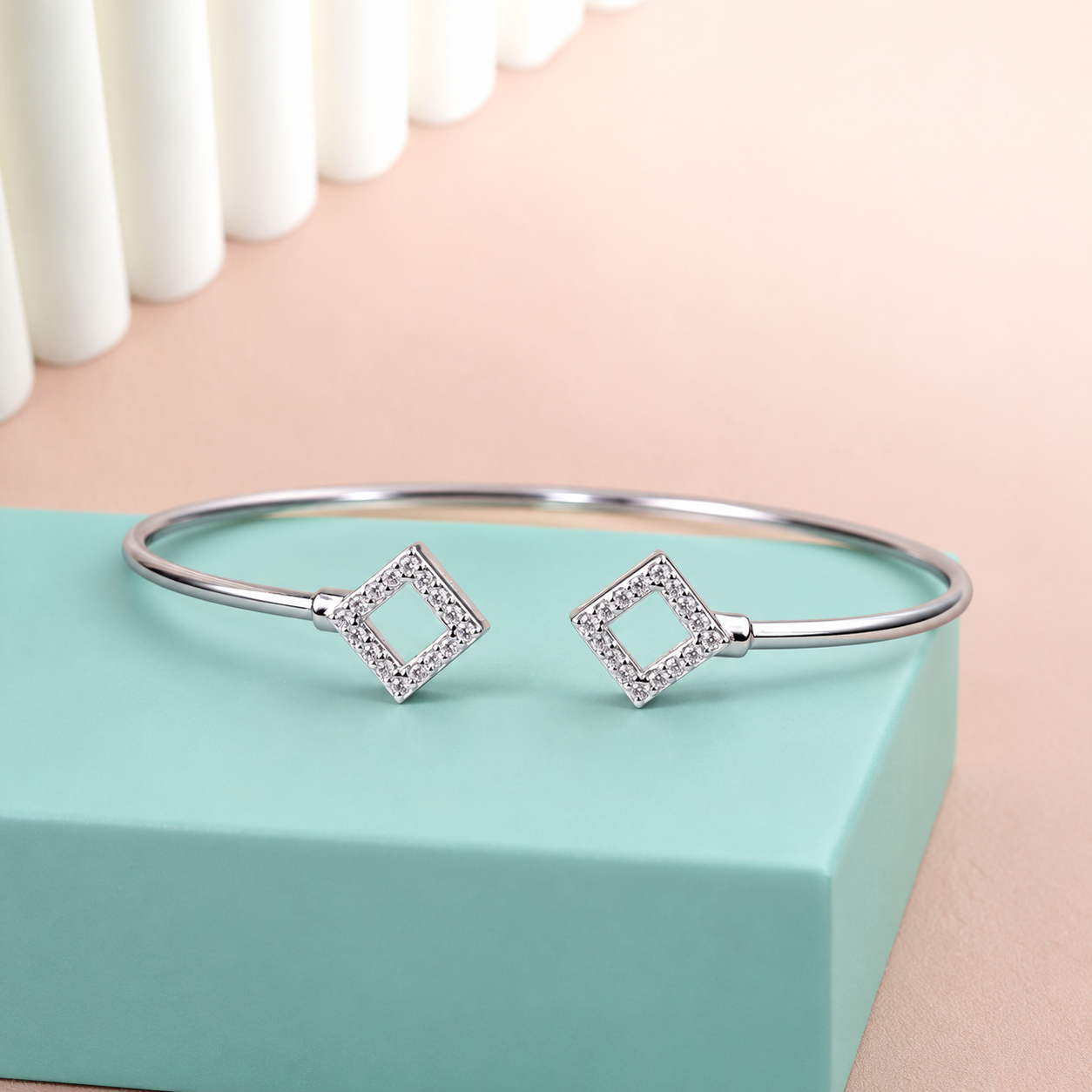 ✨ Elegant Geometric Silver Bracelet