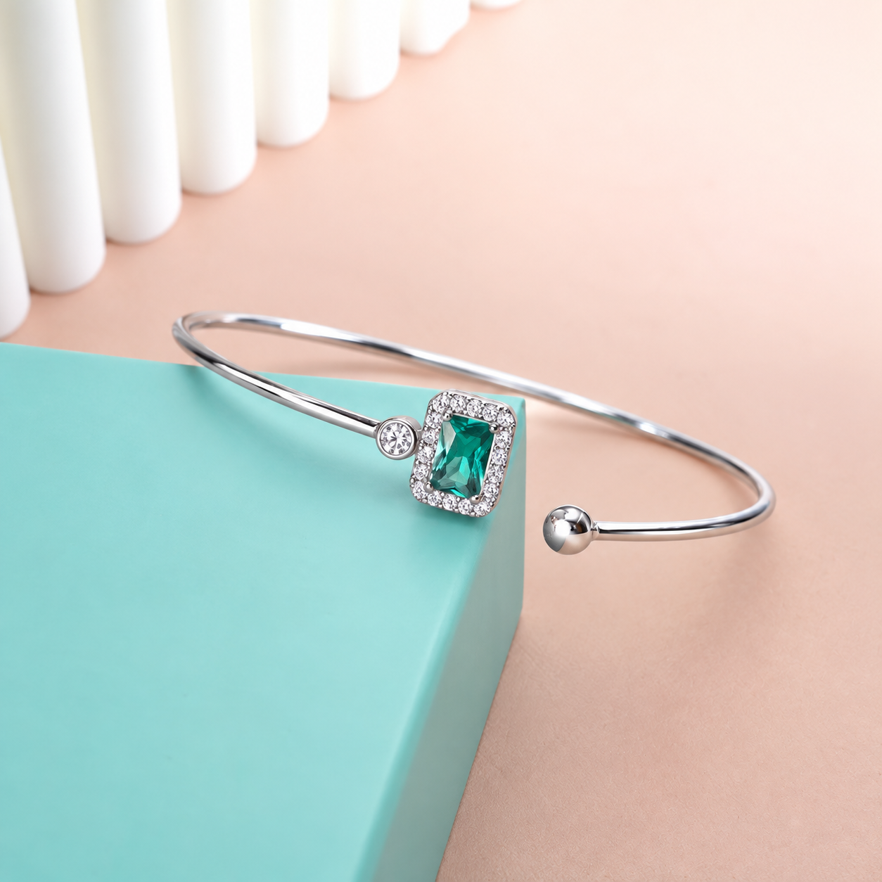Elegant Emerald Crystal Cuff Bracelet 💚✨
