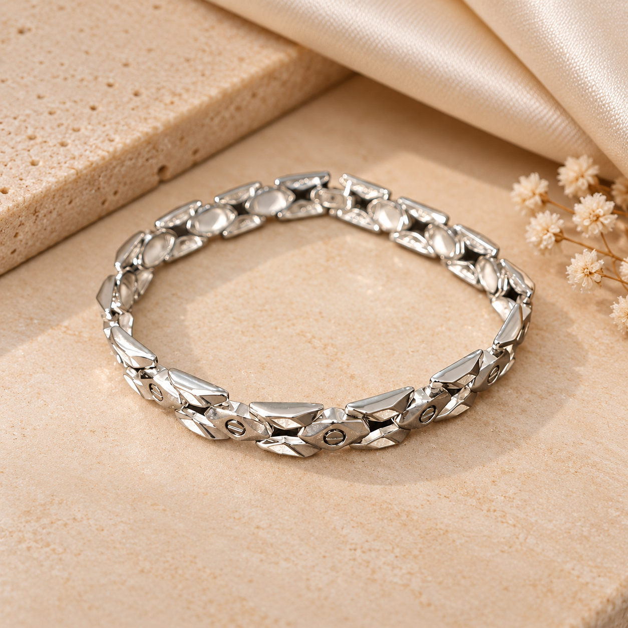Elegant Silver Geometric Link Bracelet ✨