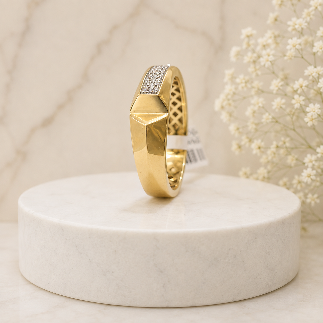✨ Golden Luxe Crystal Ring