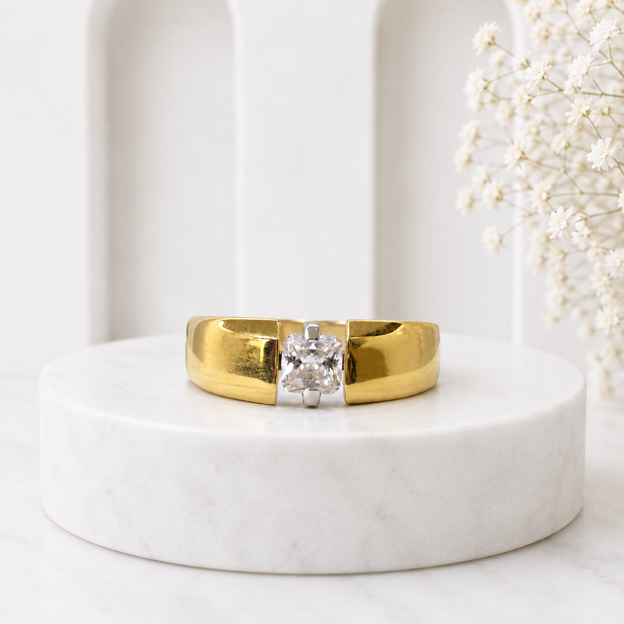 ✨ Golden Solitaire Elegance Ring