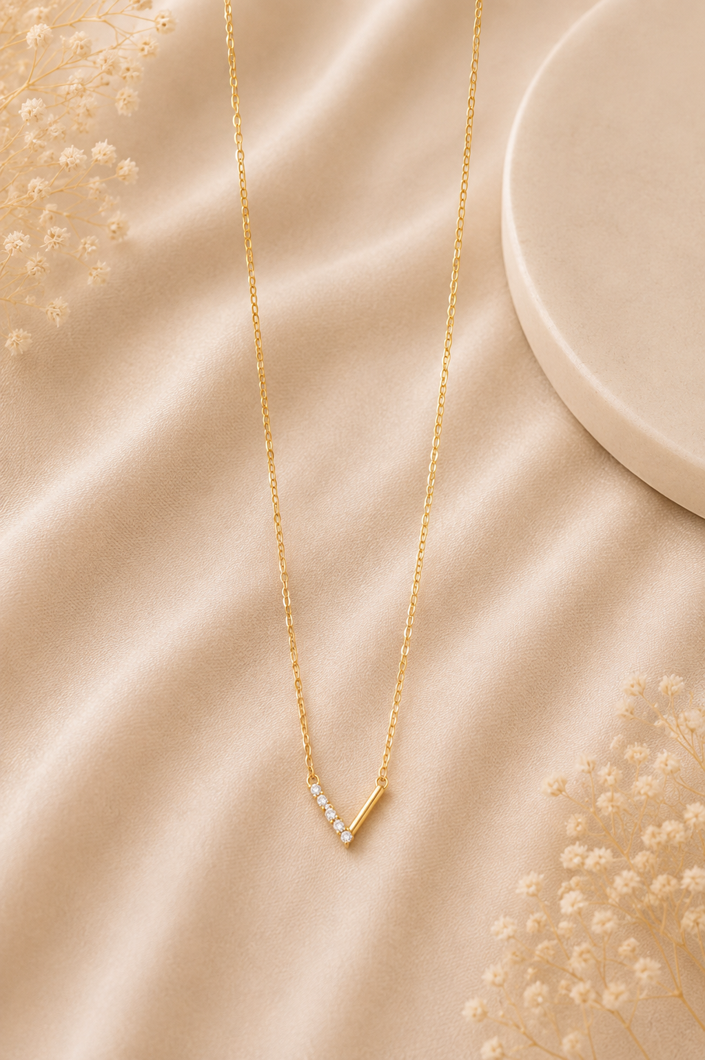 ✨ Golden V-Shaped Crystal chain