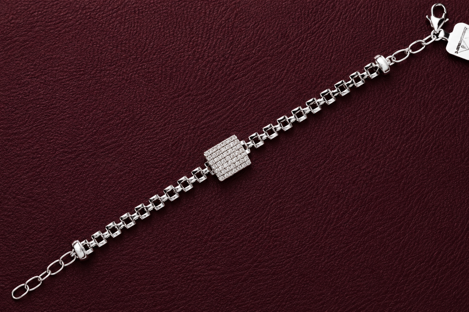 💎 Luxe Square Charm Bracelet