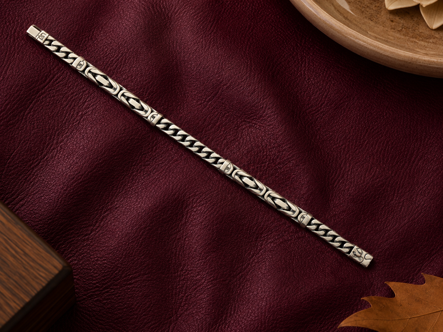 🖤 Royal Curb Link Bracelet