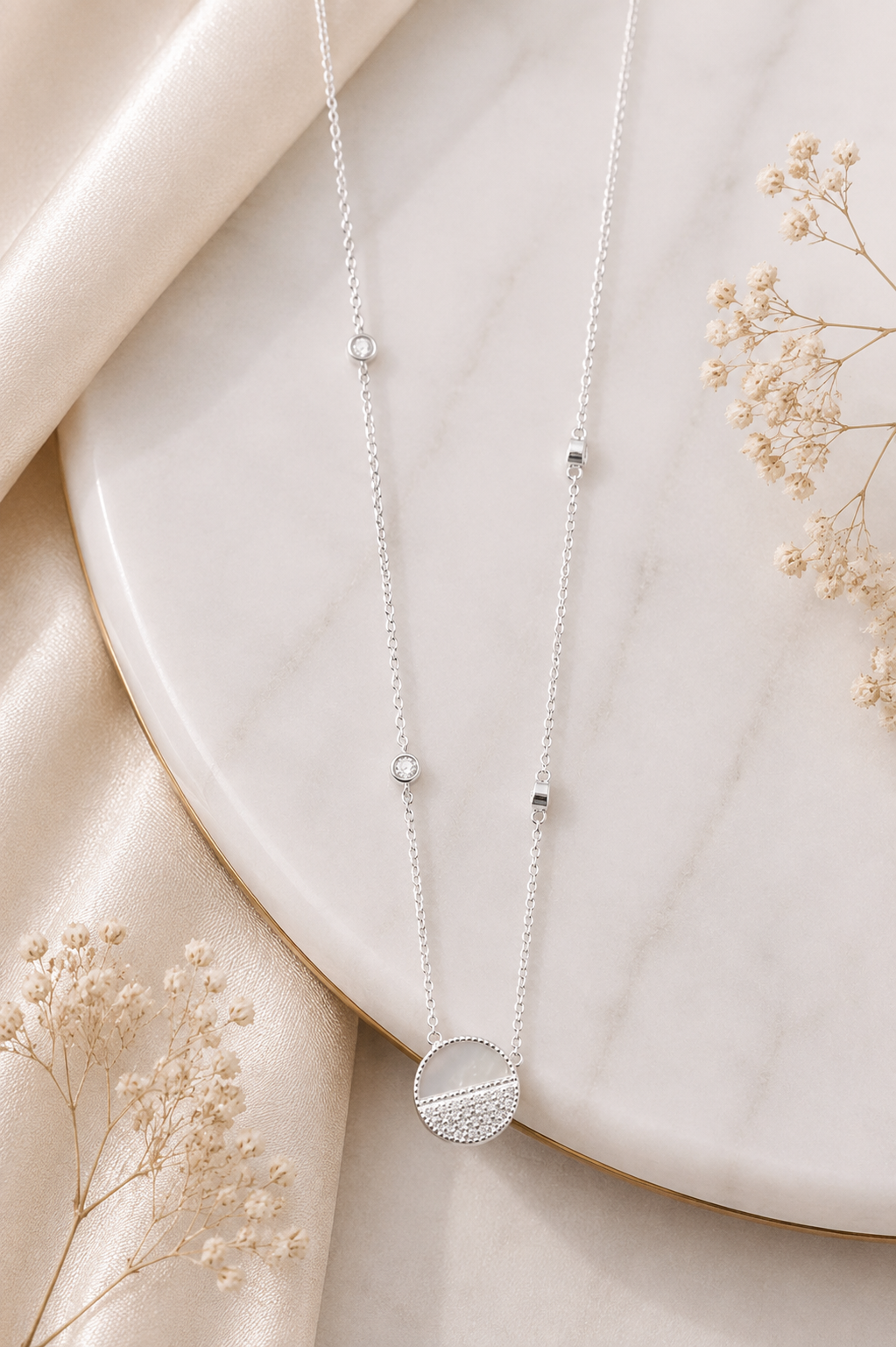 ✨ Silver Elegance chain
