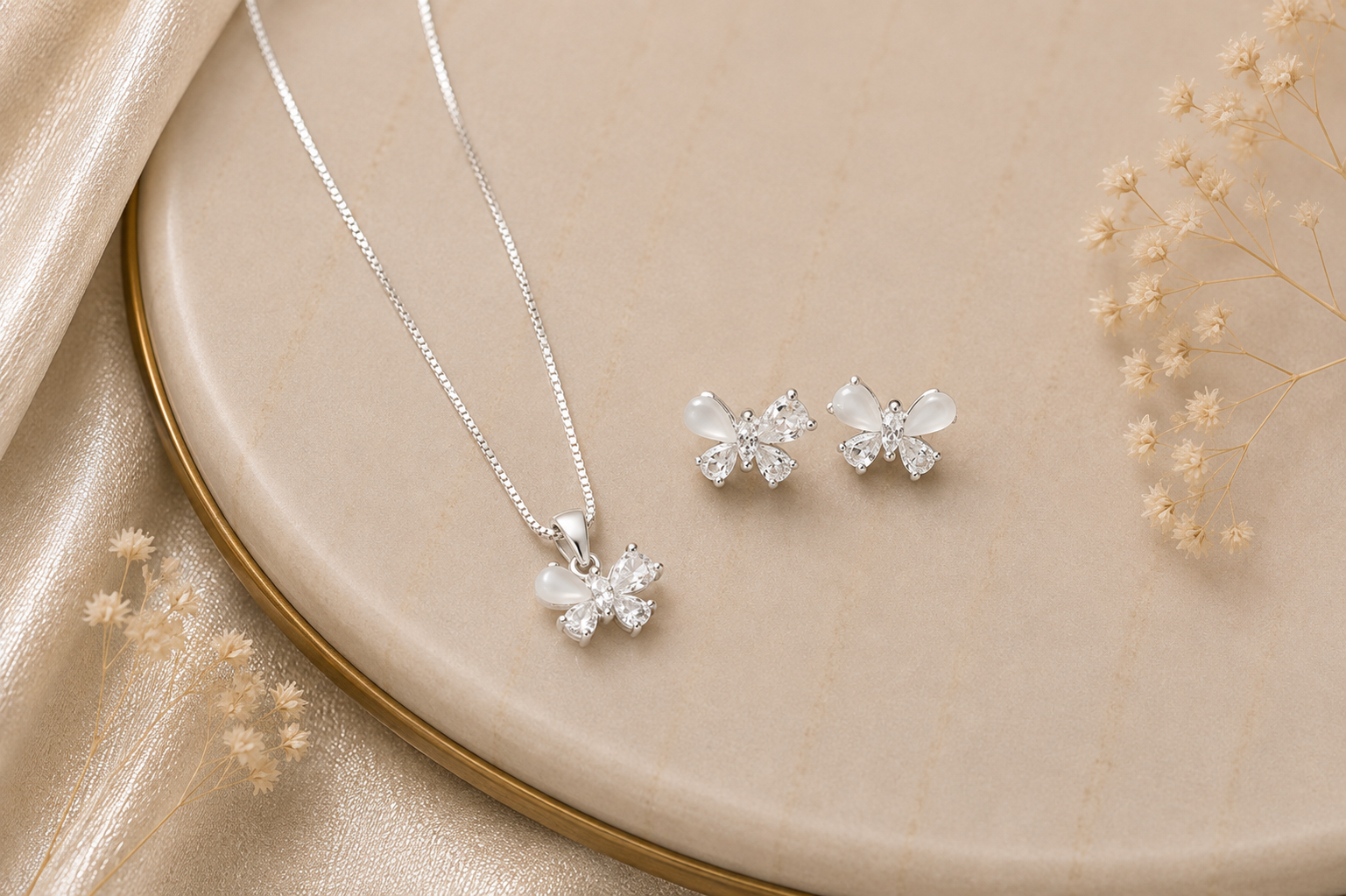 Dainty Floral Sparkle chain ✨🌸