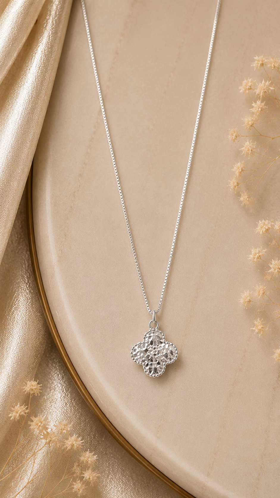 .Silver Clover Pendant chain
