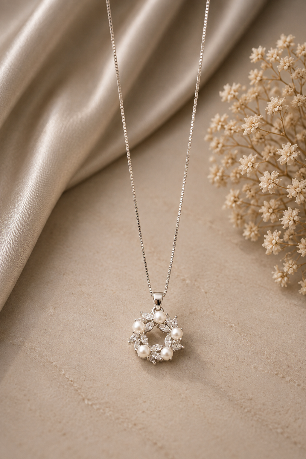Pearl Wreath Pendant chain