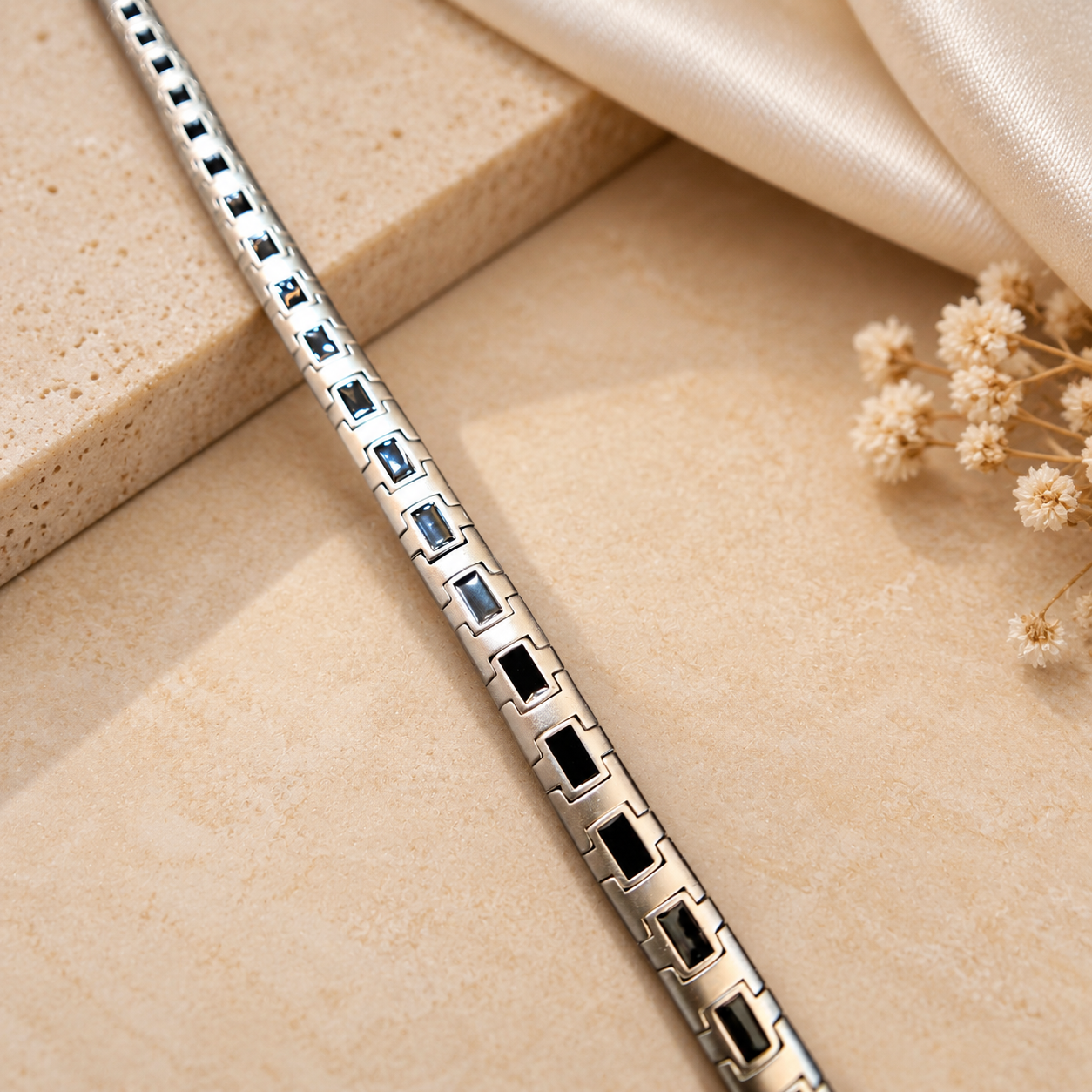 ✨ Silver & Black Geometric Link Bracelet