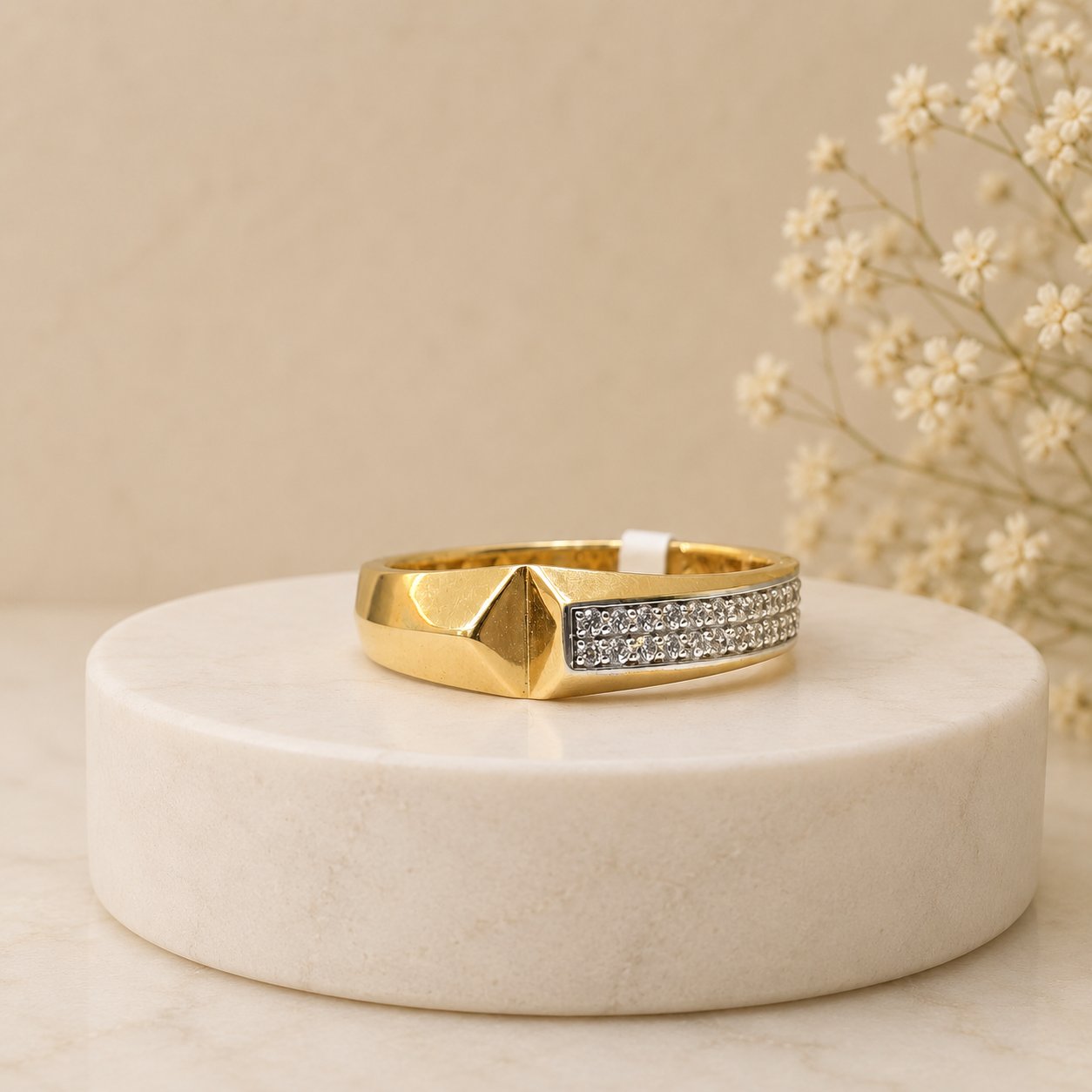 ✨ Golden Luxe Crystal Ring