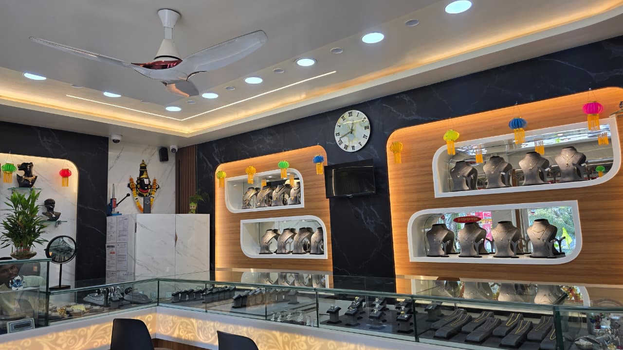 Aashutosh Jewellers Store 2